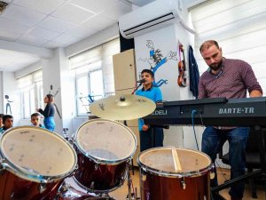 Şehitkamil’de Öğrencilere Enstrüman Desteği