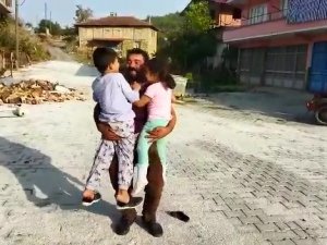 Öz Anneleri Tarafından Kaçırılan Çocuklar Babalarına Kavuştu