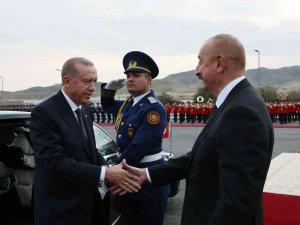 Cumhurbaşkanı Erdoğan, Cebrayıl’da Resmi Törenle Karşılandı