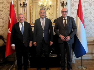Bakan Özer, Hollanda Mesleki Eğitim Kurulu Başkanı Tekin İle Görüştü