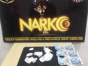 Polis Ekiplerinden Uyuşturucu Ve Sahte Para Operasyonu