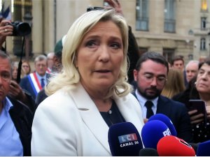 Ulusal Birlik Partisi Lideri Le Pen: "Bir Yasa Var Ancak Uygulanmıyor"