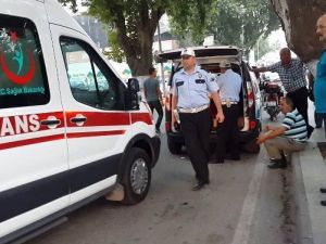 Otomobil Motosiklete Çarptı: 1 Yaralı