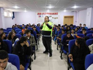 Aksaray Emniyeti 18 Okulda Bin 747 Öğrenciye Temel Trafik Eğitimi Verdi