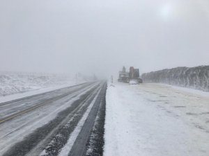 Sahara Geçidinde Ulaşıma Kar Ve Tipi Engeli