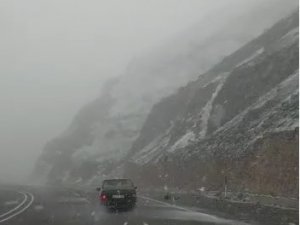 Karlıova-erzurum Karayolunda Kar Yağışı