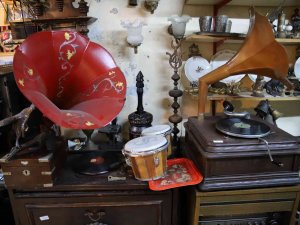 Köyleri Dolaşıp Eşya Topladı, Müzelere 6 Bin Eser Kazandırdı