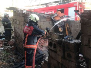 Edirne’de Kullanılmayan Evin Kömürlüğünde Yangın Çıktı