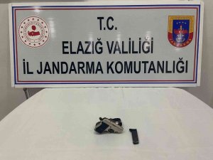 Elazığ’da Ruhsatsız Tabanca Ele Geçirildi