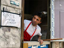 Dikkat! Kürek sapı çıkabilir! (VİDEO)