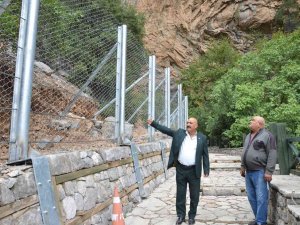 Dünyaca Ünlü Altınbeşik Mağarası Yürüyüş Yoluna Çelik Bariyerli Koruma