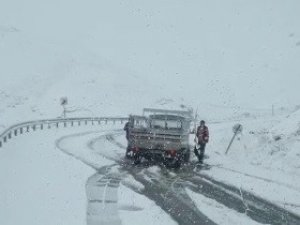 Sürücüler Kara Hazırlıksız Yakalandı