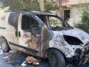 Balıkesir’de Park Halindeki Araç Yandı