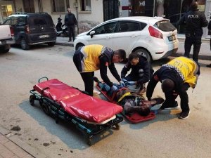 Kanlar İçinde Yolda Yatarken Bulundu