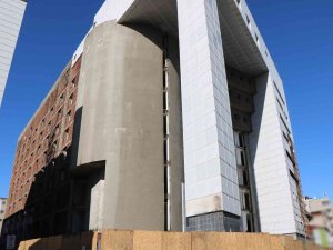 Dev Bina Yıkılıyor