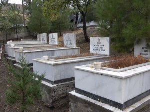 Siirt’te Pkk’lı Teröristlerin Katlettiği 13’ü Çocuk 22 Vatandaş Törenle Anıldı