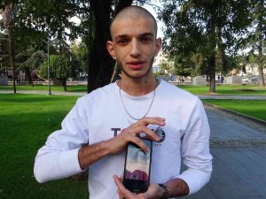 3,5 Buçuk Yılda Uzattığı Saçlarını Lösemili Çocuklar İçin Bağışladı