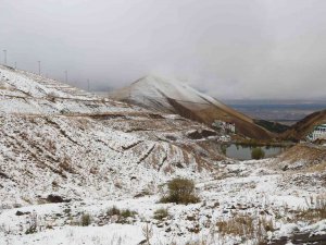 Palandöken Dağı’nın Zirvesi Yeniden Beyaza Büründü