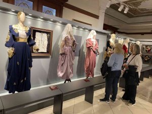 Pendik’te Boşnak Halk Kıyafetleri Görücüye Çıktı