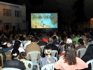 Adanalıoğlu’nda Açık Havada Film Keyfi
