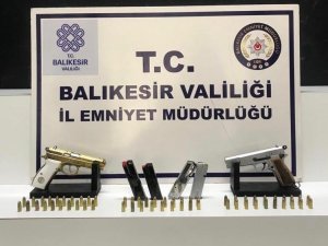 Şüpheli Kişiden 2 Tabanca Çıktı