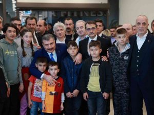 Bakanlar İ̇stanbul’da Tedavileri Süren 6 Madenciyi Ziyaret Etti