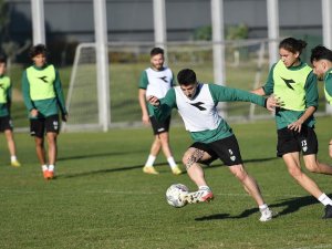Bursaspor, İ̇negölspor Maçının Taktiğini Yaptı
