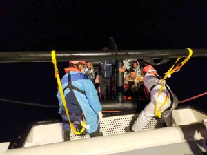 İ̇zmir Açıklarında 38 Göçmen Kurtarıldı