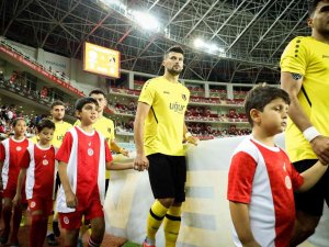 Spor Toto Süper Lig: Fta Antalyaspor: 1 - İ̇stanbulspor: 1 (İ̇lk Yarı)