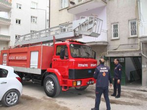 Elazığ’da Fıkra Gibi Olay: Haber Alınamayan Çocuğun Evinde Kulaklıkla Uyduğu Ortaya Çıktı