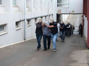 Adana’da 9 Fetö Kuryesi Tutuklandı