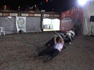 Anadolu’nun Unutulmaya Yüz Tutmuş Köroğlu Oyunu Tuzla’da Sergilendi