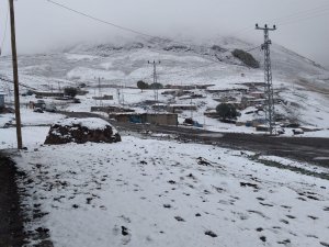 Ağrı’nın Yüksek Kesimleri Karla Kaplandı