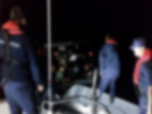 Muğla Açıklarında 15 Düzensiz Göçmen Kurtarıldı, Biri Hayatını Kaybetti