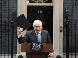 Johnson Tatilini Yarıda Kesip İ̇ngiltere’ye Döndü