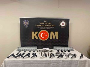 Karadeniz Üzerinden İ̇zmir’e Silah Sevkiyatı Yapan İki Kişi Yakalandı