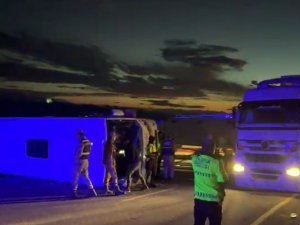 Kars’ta Midibüs İle Tır Çarpıştı: 14 Yaralı