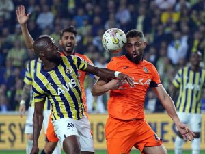 Spor Toto Süper Lig: Fenerbahçe: 0 - Medipol Başakşehir: 0 (İ̇lk Yarı)
