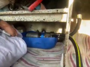 Kurdukları Düzenekle Araçlardan Mazot Çalan 2 Şüpheli Tutuklandı