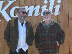 Ünlü Sanatçılarla Gazeteci Ve Gurmelerden Zeytin Hasatı