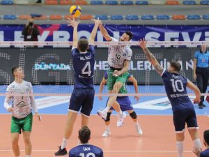 Efeler Ligi: Bursa Büyükşehir Belediyespor: 3- Develi Belediyespor: 2