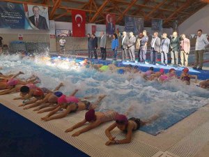 Nazilli’de Yüzme Bilmeyen Kalmayacak