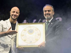 Bursa’da Kültür Sanat Sezonu Maher Zain’le Açıldı