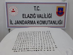 Jandarma Alıcı Kılığına Girdi, Roma Ve Bizans Dönemine Ait 325 Tarihi Eser Ele Geçirdi