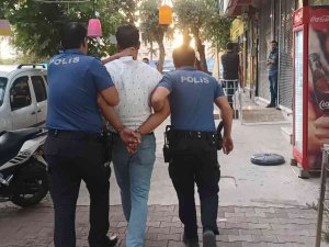 Hırsızlıktan Aranan Şahıs Polisin Kovalamacası İle Yakalandı