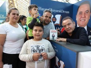 12. Antalya Kitap Fuarı Dolu Dolu Geçiyor