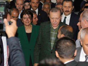 Cumhurbaşkanı Erdoğan, Silvan’da ‘Beyaz Melesli Kadınlarla’ Bir Araya Geldi