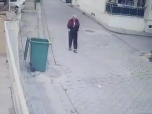 2 Gündür Aranan Yaşlı Adam Evinin Karşısındaki Metruk Evde Ölü Bulundu