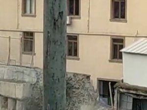 Küçükçekmece’de İnşaatın İstinat Duvarı Çöktü, Çökme Anı Kameraya Yansıdı