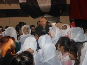 Cumhurbaşkanı Erdoğan, Silvan’da Turgut Özal’ın Ziyaret Ettiği Aile İle Bir Araya Geldi